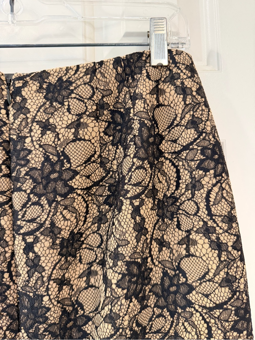 Talbots Black Lace Overlay Pencil Skirt - Nude Base, Fully Lined, Back Zip, Sz 4 - Picture 9 of 16